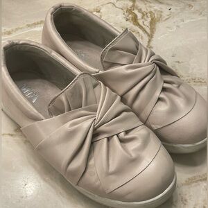 Mia girl faux leather knotted bow design shoes